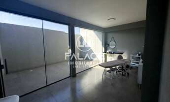 Imagem: Casa de rua / Residencial / Parque Residencial