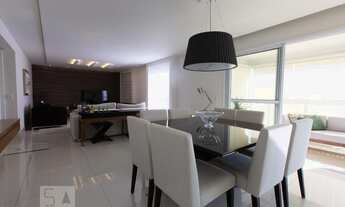 Imagem 2: Apartamento à Venda - Vila Olímpia, 3 Quartos, 211 m2