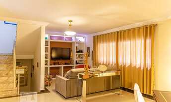 Imagem: Casa à Venda - Bosque da Saúde, 3 Quartos