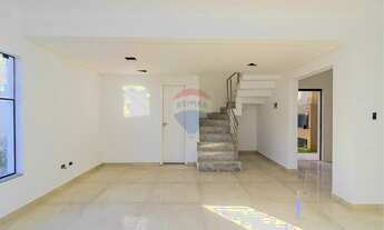 Imagem 2: Sobrado à venda com 3 quartos, sendo 1 suite no bairro Jardim das Américas