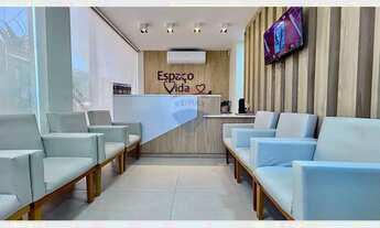 Imagem: Espaço Comercial Moderno no Centro de Porto