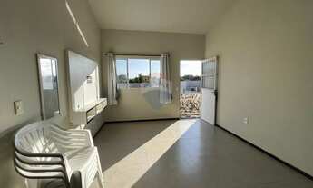 Imagem 6: Casa 3 em 1: Duas Casas Geminadas, Depósito Espaçoso e Muito Mais!