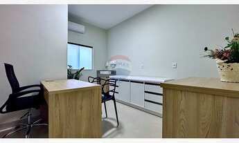 Imagem 5: Espaço Comercial Moderno no Centro de Porto Seguro — Ideal para Profissionais da Saúde