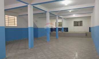 Imagem: Salão Comercial com 02 casas. Excelente