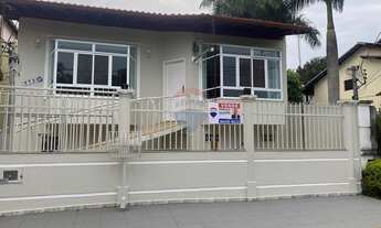 Imagem 2: Casa a Venda no Portal da Torre com 5 quartos, 2 suítes, garagem coberta, energia fotovolt