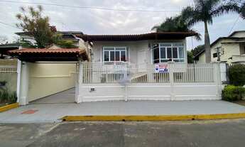 Imagem 1: Casa a Venda no Portal da Torre com 5 quartos, 2 suítes, garagem coberta, energia fotovolt