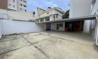 Imagem 7: Casa comercial com aprox. 200m², Três pavimentos perfazendo um total de 500m² área constru