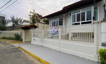 Imagem 6: Casa a Venda no Portal da Torre com 5 quartos, 2 suítes, garagem coberta, energia fotovolt