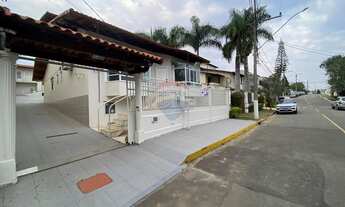 Imagem 4: Casa a Venda no Portal da Torre com 5 quartos, 2 suítes, garagem coberta, energia fotovolt