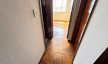 Imagem 6: Apartamento de 2 Quartos para Locação com Varanda e Vista para o Bairro