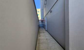 Imagem 2: Apartamento de um quarto, com vaga de garagem, ampla varanda , acabamento de alto padrão