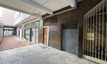 Imagem 3: Apartamento com 3 quartos, 2 banheiros, sala, cozinha e dependência de empregada, 2 lances