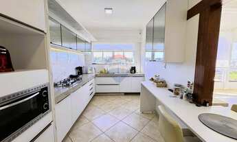 Imagem 7: Oportunidade casa com 2 quartos podendo ser revertido para 3 quartos, suíte, cozinha com a