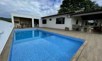 Imagem: Casa à Venda Com Piscina e Ampla Área