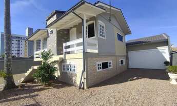 Imagem 2: CASA COM PISCINA VENDA NO BAIRRO ARGENTINA EM CRICIÚMA POSSUINDO 03 DORMITÓRIOS