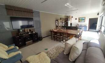 Imagem 6: CASA COM PISCINA VENDA NO BAIRRO ARGENTINA EM CRICIÚMA POSSUINDO 03 DORMITÓRIOS