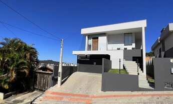 Imagem 3: CASA DE DOIS PISOS A VENDA COM VISTA PARA CIDADE DE CRICIÚMA NO BAIRRO MINA BRASIL POSSUIN