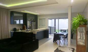 Imagem 2: CASA AMPLA A VENDA EM CRICIUMA NO BAIRRO PINHEIRINHO COM MÓVEIS PROJETADOS E 03 DORMITÓRIO