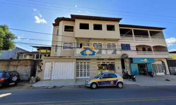 Imagem: Casa grande com pontos de Comércio a venda