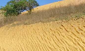 Imagem: Terreno de loteamento Novos Horizontes em