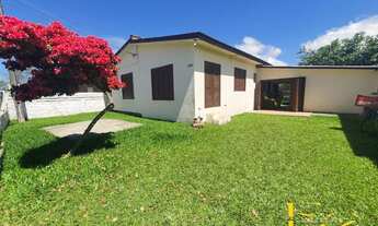 Imagem: Casa à Venda na Zona Oeste de Balneário