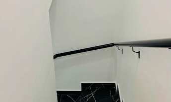 Imagem 2: Casa Sobreposta em Condomínio Fechado C/ Piscina Próximo à Praia