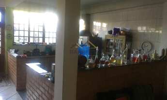 Imagem 2: Sobrado à venda com 211,91m² de construção, 4 quartos (sendo 1 suíte) e 3 vagas de garagem