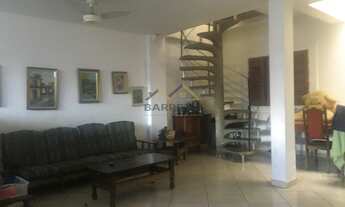 Imagem 3: Sobrado à venda com 211,91m² de construção, 4 quartos (sendo 1 suíte) e 3 vagas de garagem