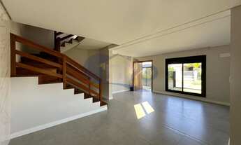 Imagem 6: Sobrado á venda com 3 dormitórios no centro do Passo de Torres/SC