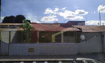 Imagem: Casa em rua pública