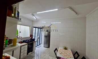 Imagem 4: Sobrado à venda de 146m², com 3 quartos, sendo 1 suíte, 4 banheiros e 2 vagas de garagem