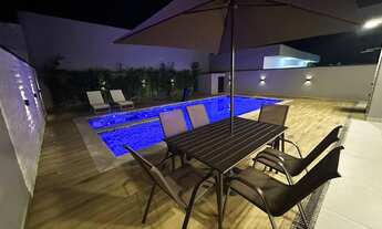 Imagem 5: Luxo e Conforto em Condomínio Fechado com Piscina em Bertioga