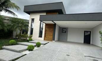 Imagem 2: Luxo e Conforto em Condomínio Fechado com Piscina em Bertioga