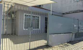 Imagem 3: Casa Térrea Espetacular com 3 Quartos e Garagem para 6 Carros em Guarulhos - Porteira Fech