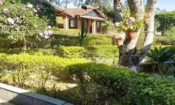 Imagem 3: Luxuosa Casa de Campo em Condomínio Exclusivo: Segurança e Conforto a 25 Minutos de São Pa