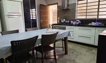 Imagem 7: Casa a venda com 207 m² de construção no Bairro São Francisco com 04 quartos,suite e close