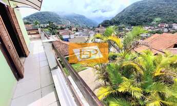 Imagem 4: Casa à venda em Petrópolis. São 3 quartos + anexo + piscina + solário + churrasqueira