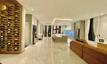 Imagem 1: Sobrado estilo Neoclássico no Alphaville Nova Esplanada I