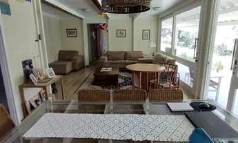 Imagem 1: Casa em condomínio com 4 quartos, piscina e infraestrutura incrível em Embu das Artes!