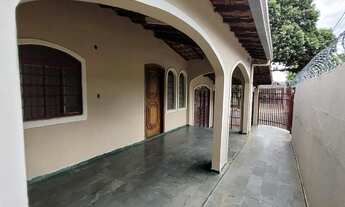 Imagem: Casa com espaço comercial a a venda no