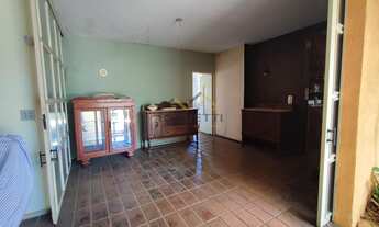 Imagem 3: Casa para locação com 1.212 m², contendo quatro quartos, três salas, quatro banheiros e qu