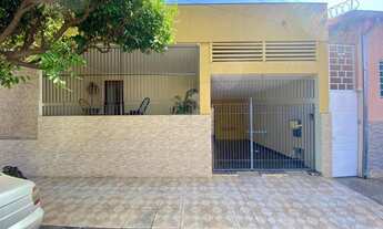 Imagem: Casa a venda no Centro de Lins