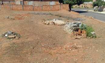 Imagem: Terreno a venda no Jardim Paineiras, Lins