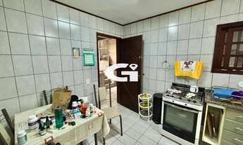 Imagem 3: Sobrado 3 quartos sendo 1 suíte, churrasqueira, 3 vagas e quintal no Santa Cândida