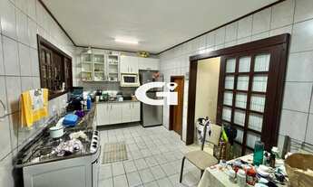 Imagem 5: Sobrado 3 quartos sendo 1 suíte, churrasqueira, 3 vagas e quintal no Santa Cândida