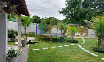 Imagem 3: Residência Ampla com Duas Casas Independentes e Lazer Integrado à Natureza