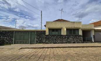 Imagem: Casa a venda no Centro de Getulina SP