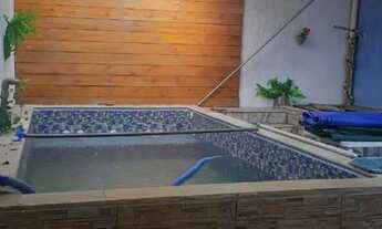 Imagem: Casa com Piscina e 4 dormitórios vende