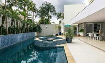 Imagem 2: IMÓVEL RESIDENCIAL COM 674M² DE ÁREA CONSTRUÍDA E TERRENO COM 688M² - 5 QUARTOS ? 6 VAGAS