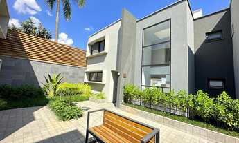 Imagem 2: Casa em condomínio para venda com 4 quartos, sendo 4 suítes, 401.12m²